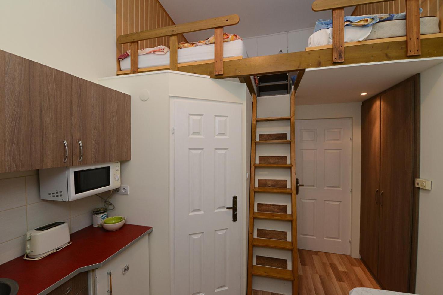 Centrum Apartman Pecs Bagian luar foto