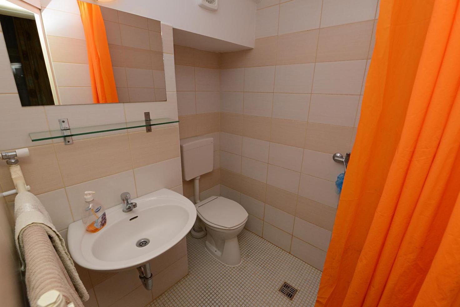 Centrum Apartman Pecs Bagian luar foto