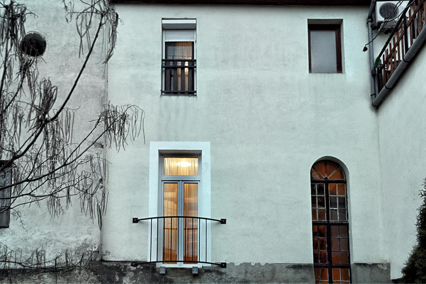 Centrum Apartman Pecs Bagian luar foto