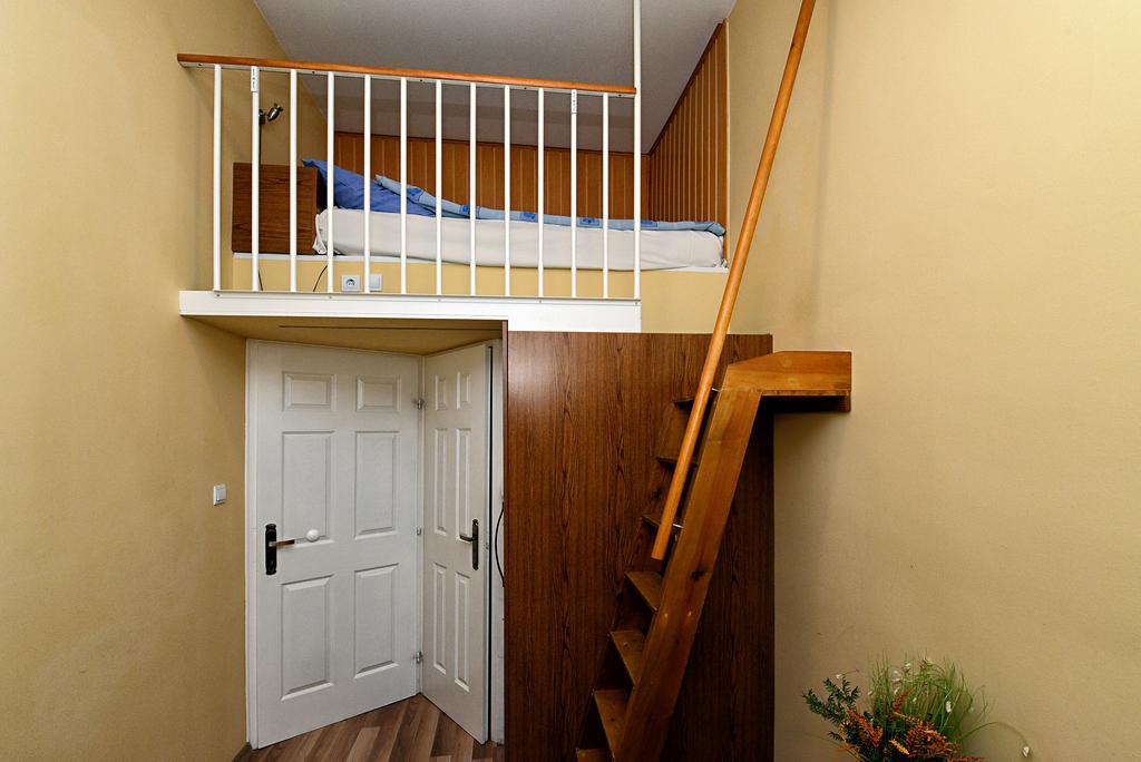 Centrum Apartman Pecs Bagian luar foto