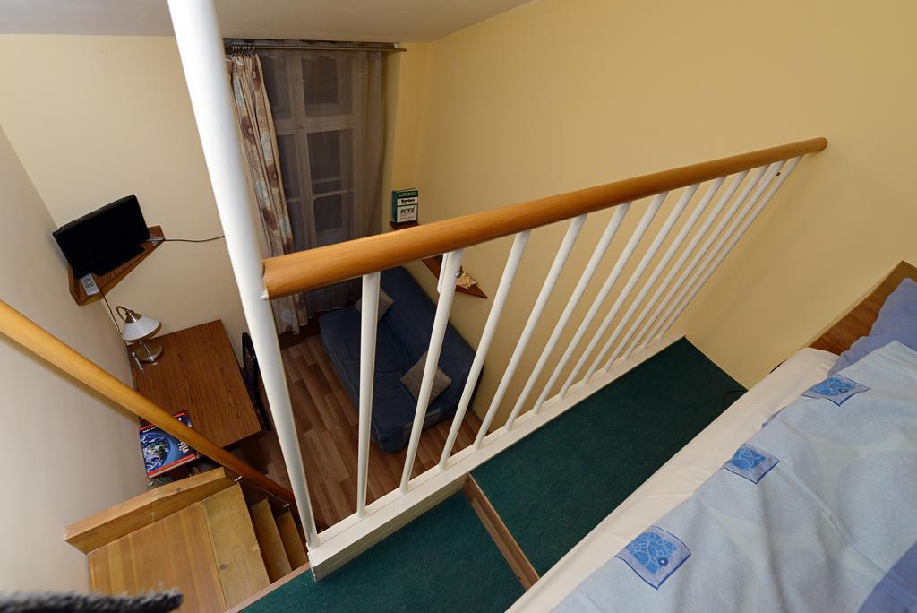 Centrum Apartman Pecs Bagian luar foto