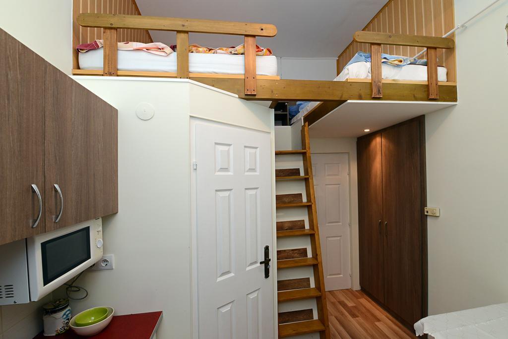 Centrum Apartman Pecs Bagian luar foto